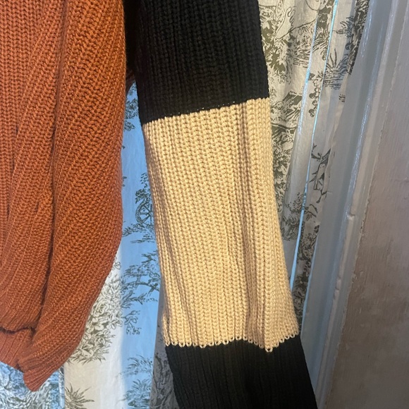 Color block sweater - Picture 6 of 6